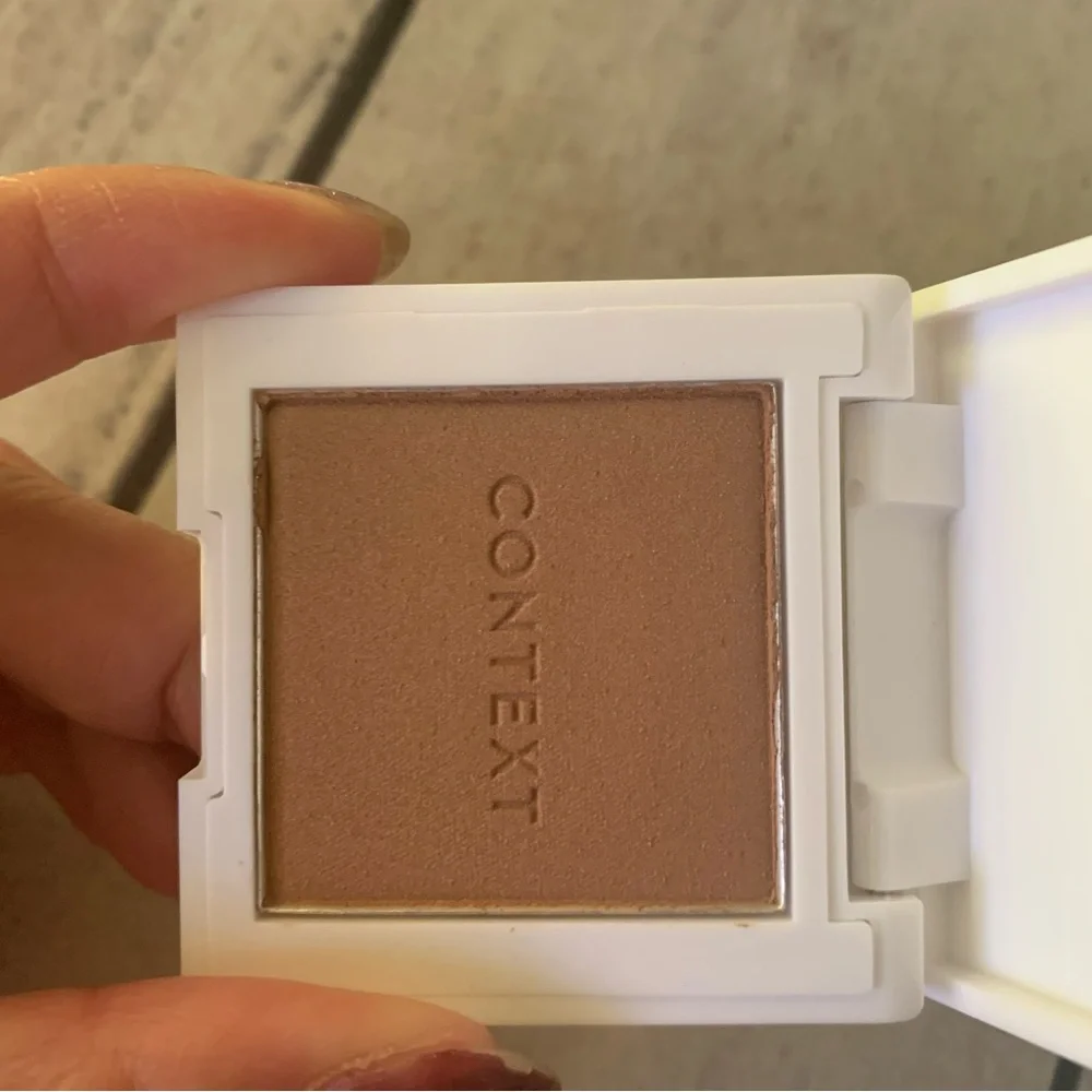 Context Skin MATTE BRONZER in Undisputed 2.8g Travel Size.